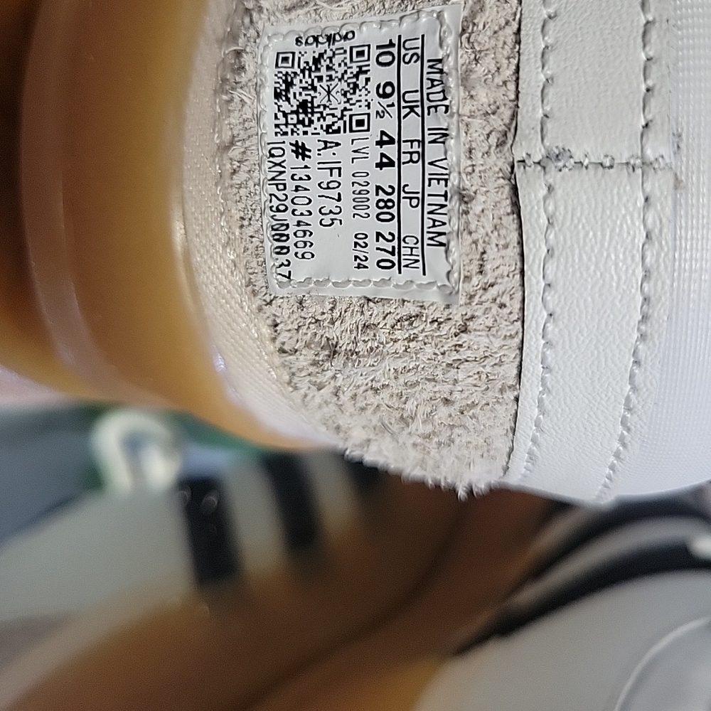 Adidas Men's Size 10 BENITO BAD BUNNY edition RARE - Picture 8 of 14